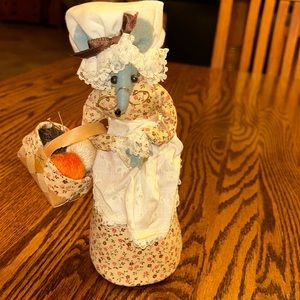 Collectible Hand-made country farm mouse stuffed shelf sitter w/ knitting basket